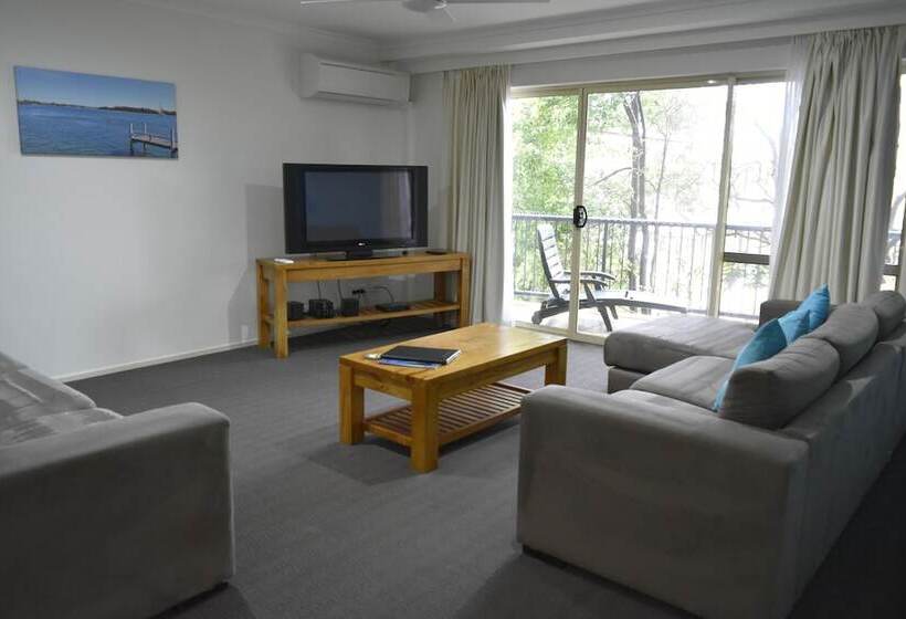 Beachside Holiday Apartments