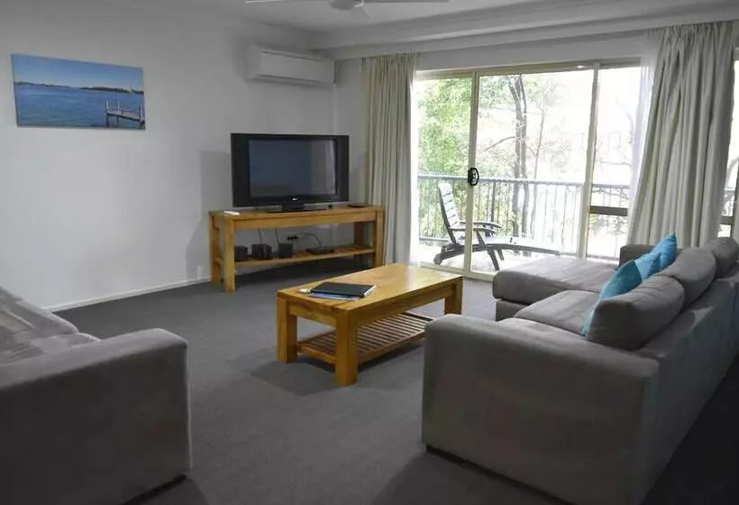 Beachside Holiday Apartments