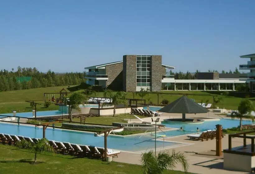 호텔 Altos Del Arapey All Inclusive, Golf & Spa