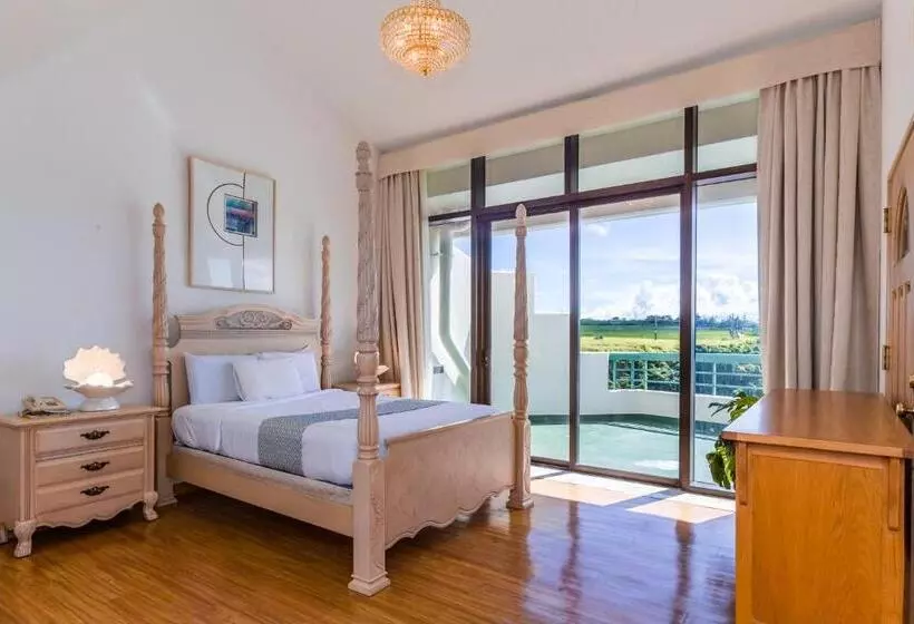 Hotell Alupang Beach Tower