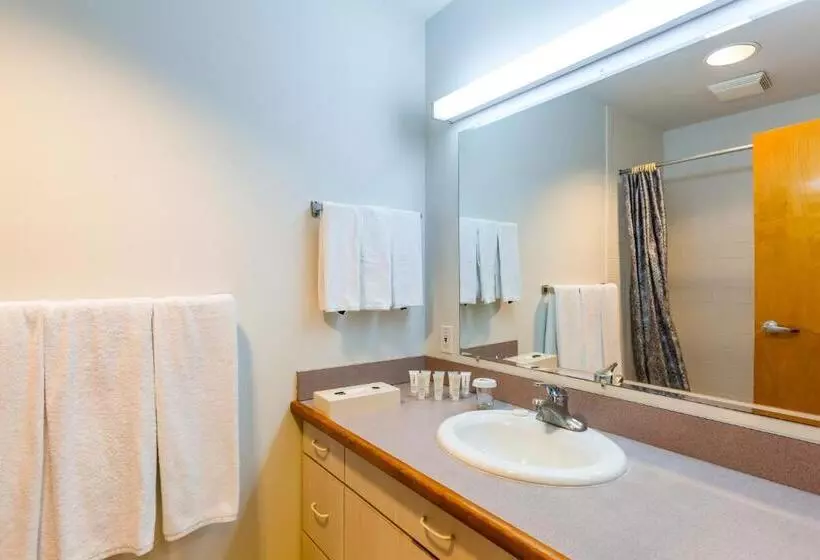 Hotell Alupang Beach Tower