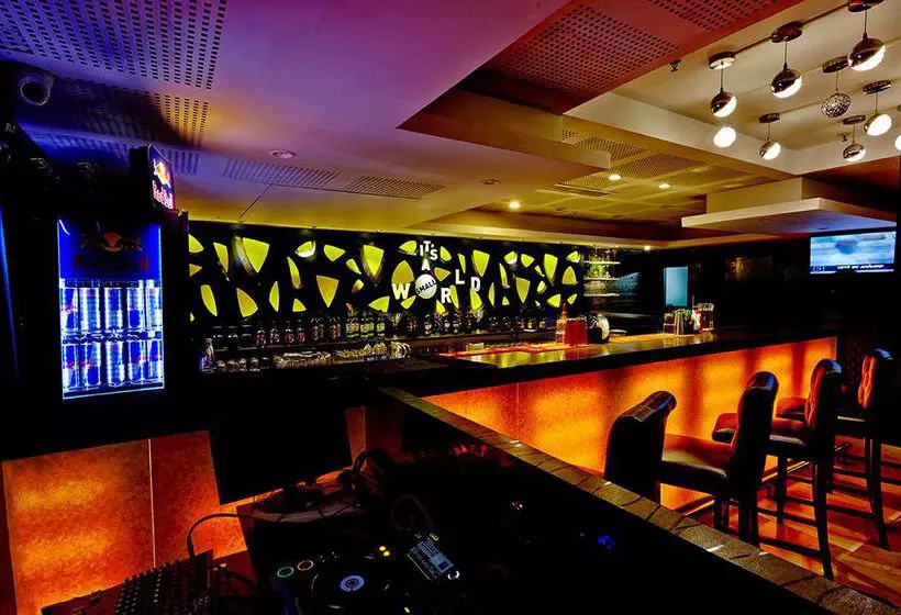 Hotel Treebo Trend J S Five Two Boutique