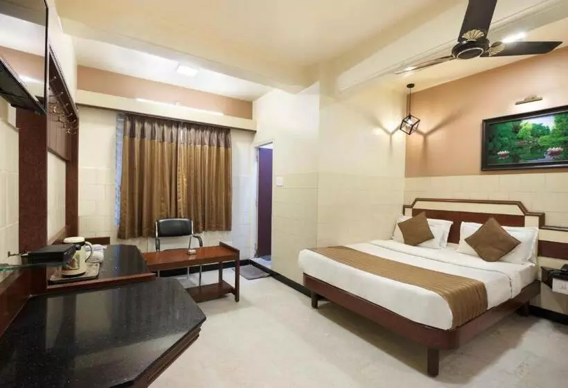 בית מלון כפרי Mannars Yatri Nivas