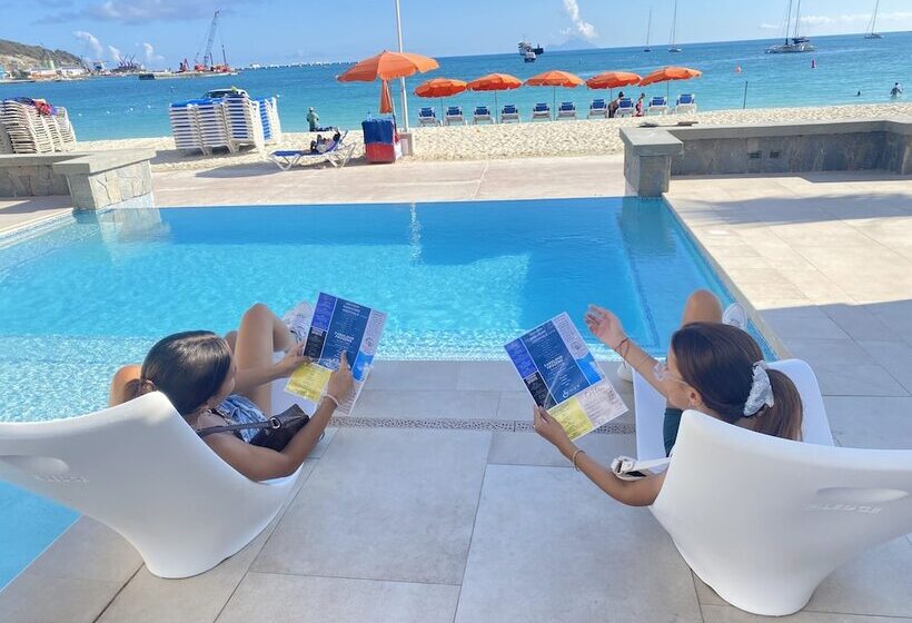 هتل Seaview Beach