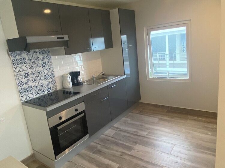 هتل Seaview Beach