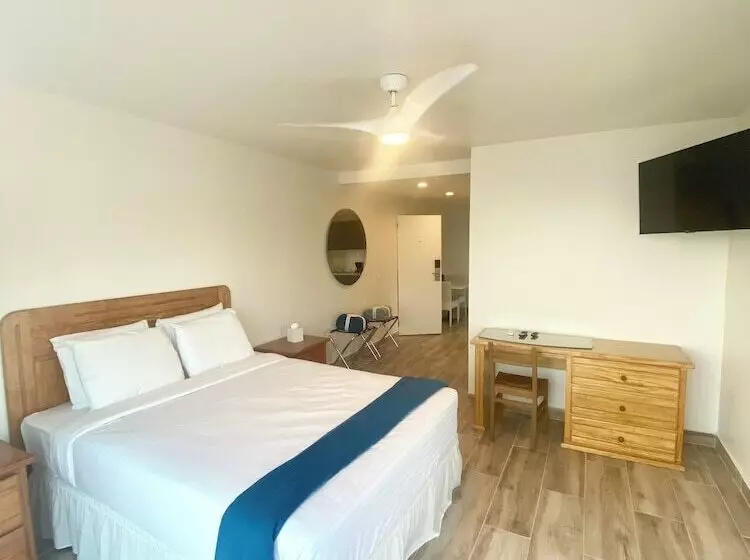 Отель Seaview Beach