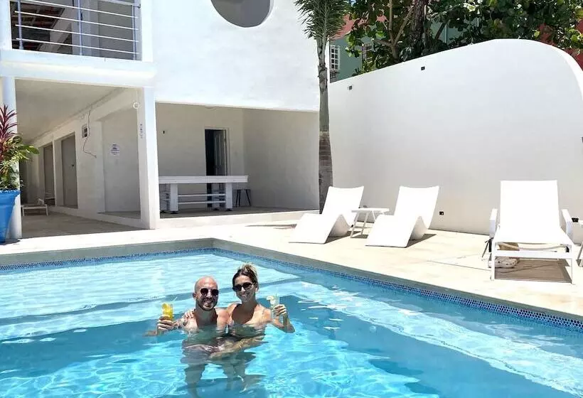 Отель Seaview Beach