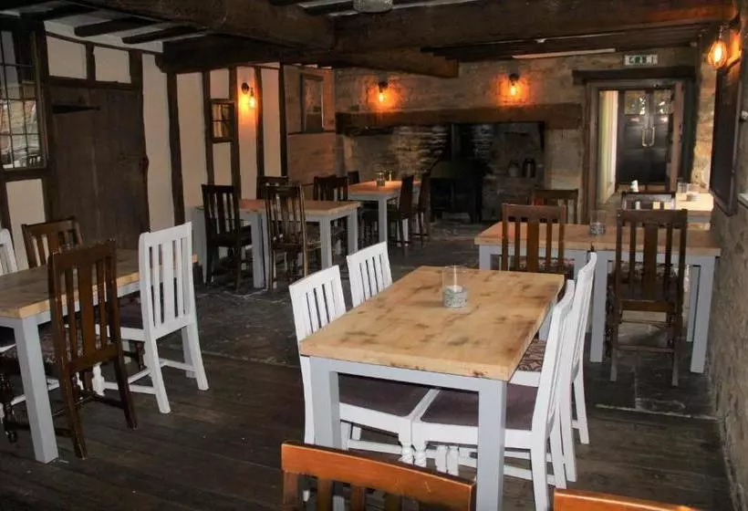 هتل The George Inn