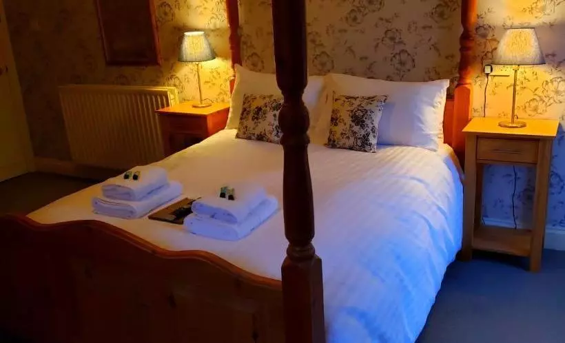 هتل The George Inn