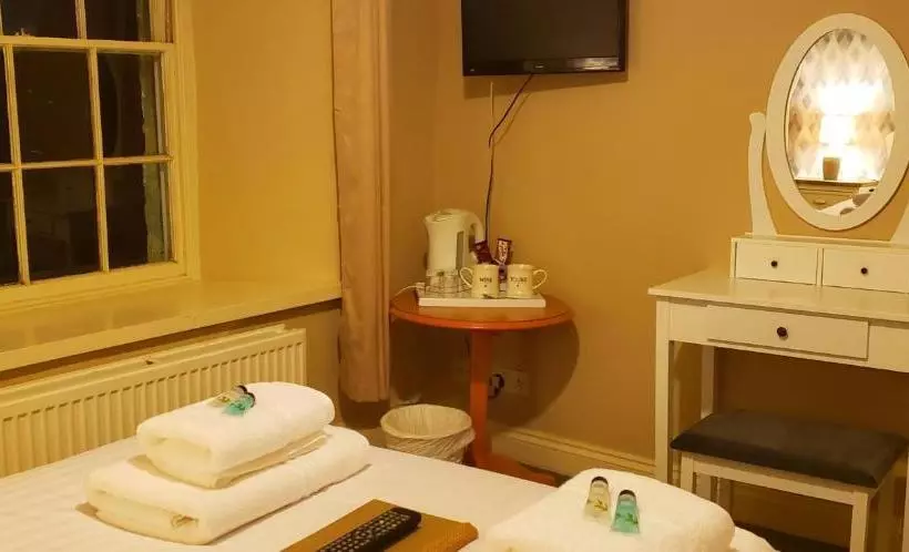 هتل The George Inn