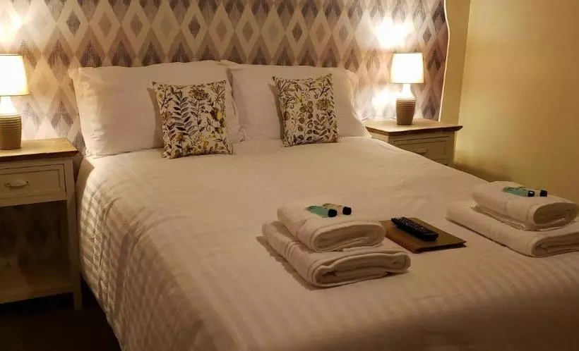 هتل The George Inn