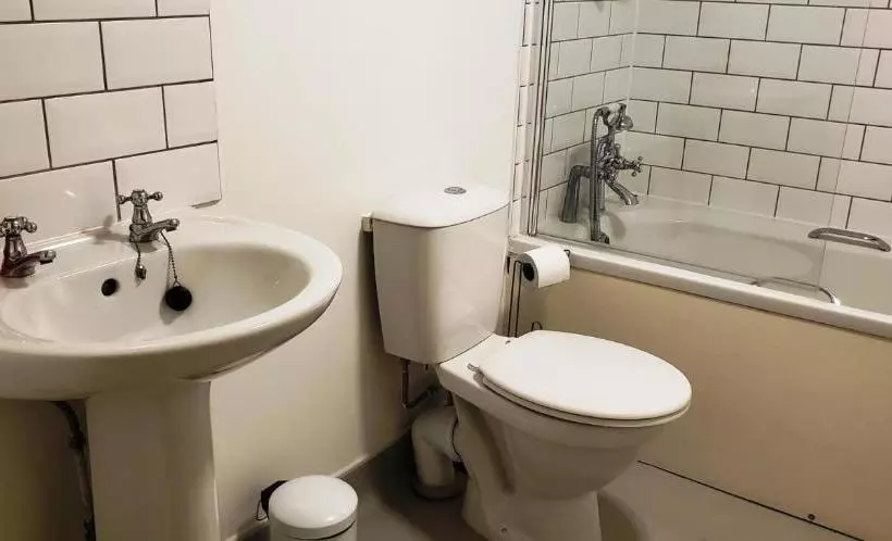 هتل The George Inn