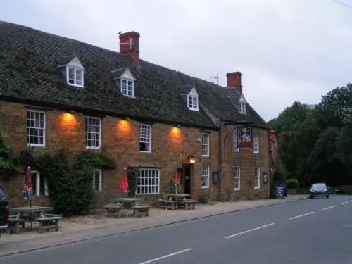 هتل The George Inn