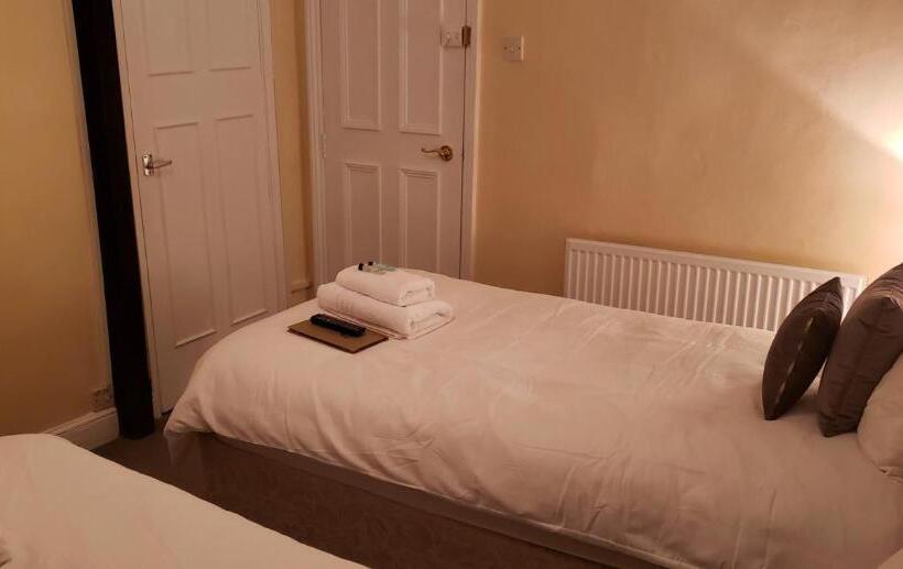 호텔 The George Inn