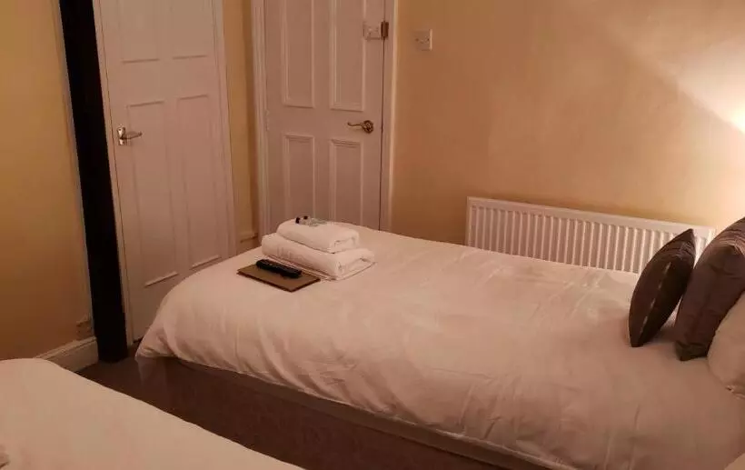 هتل The George Inn