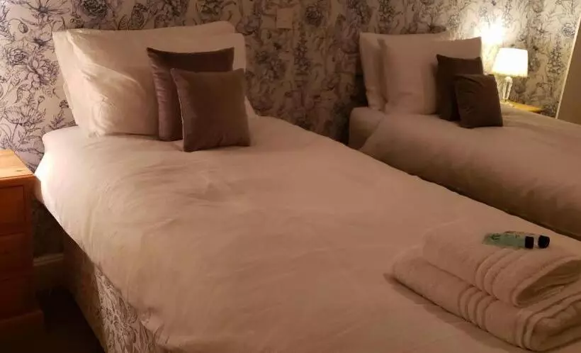 هتل The George Inn