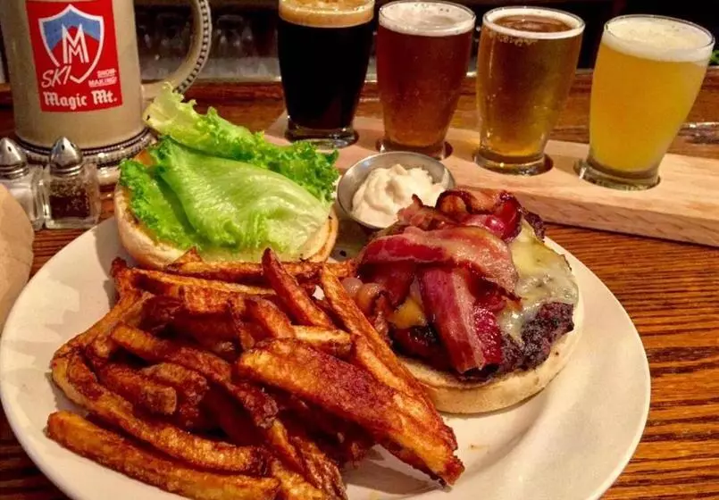 ホテル The Upper Pass Lodge At Magic Mountain