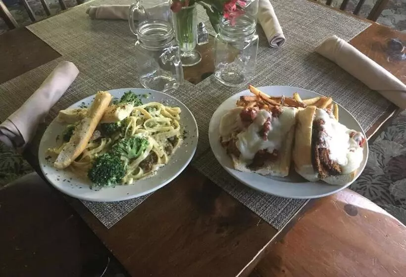 ホテル The Upper Pass Lodge At Magic Mountain