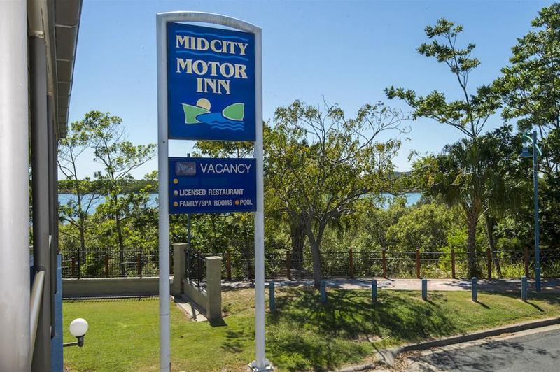 فندق على الطريق Mid City Motor Inn