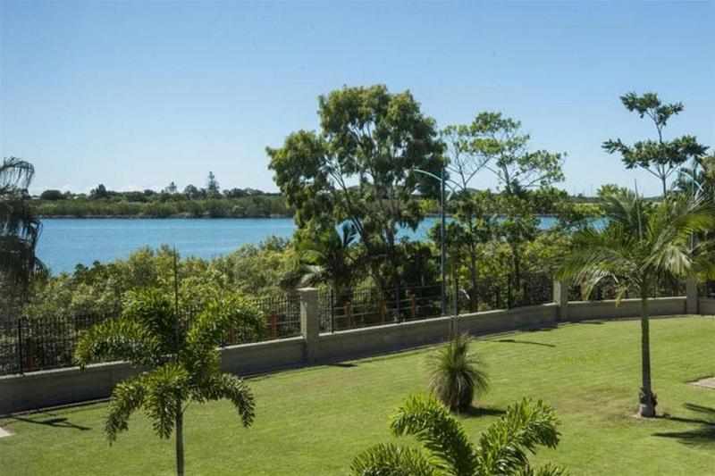 فندق على الطريق Mid City Motor Inn