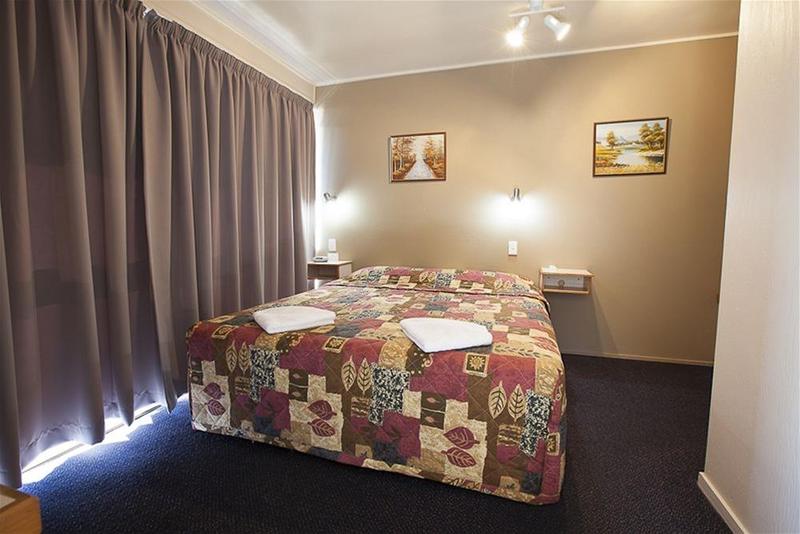 فندق على الطريق Mid City Motor Inn