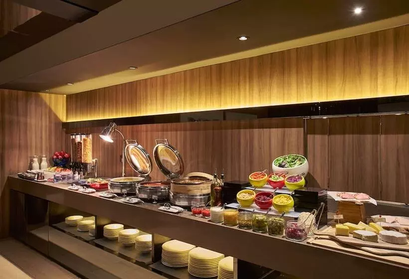 Pan Pacific Serviced Suites Beach Road, Singapore