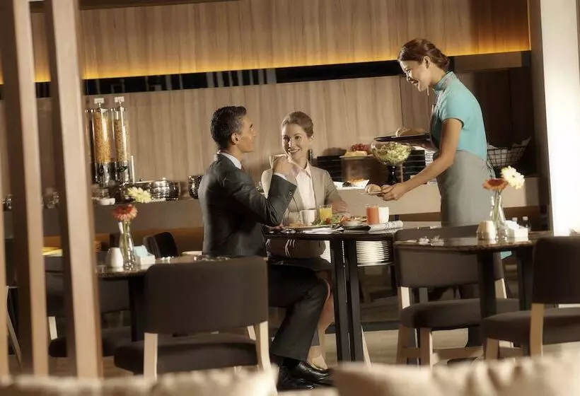 Pan Pacific Serviced Suites Beach Road, Singapore