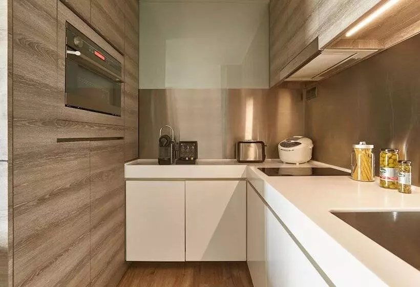 Pan Pacific Serviced Suites Beach Road, Singapore