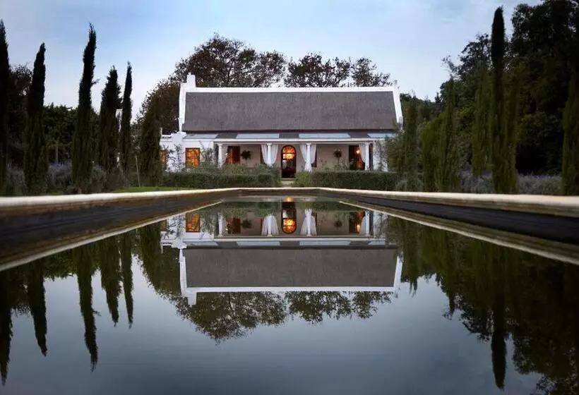 پانسیون Hawksmoor House