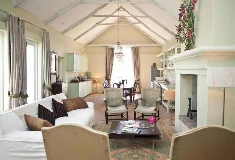 پانسیون Hawksmoor House