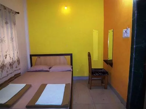 פנסיון Down Hill Village Inn