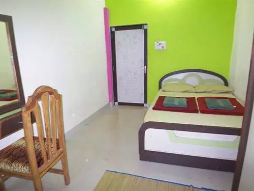 פנסיון Down Hill Village Inn