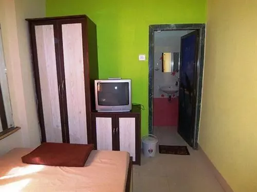 פנסיון Down Hill Village Inn