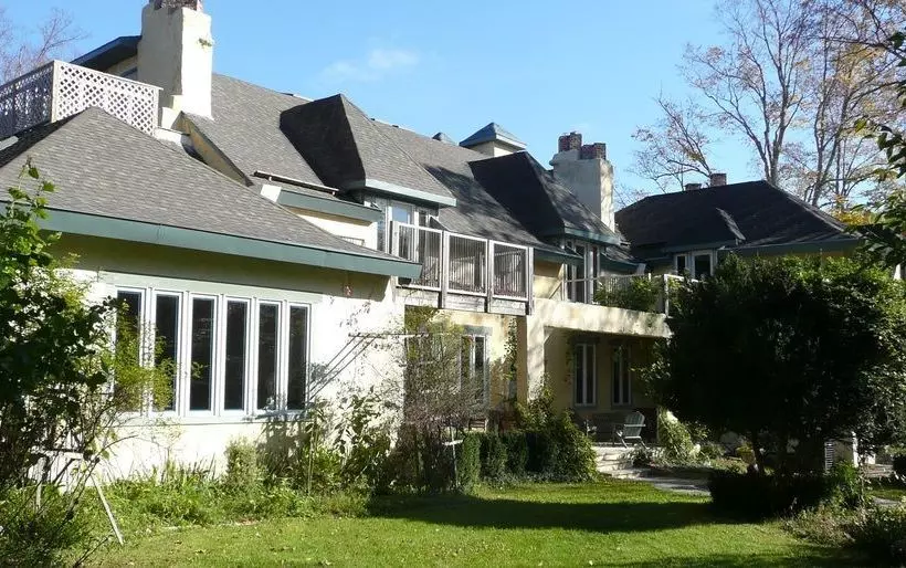 Tamaracks Country Villa Bed & Breakfast