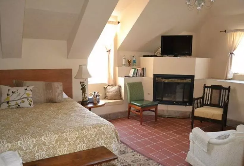 Tamaracks Country Villa Bed & Breakfast