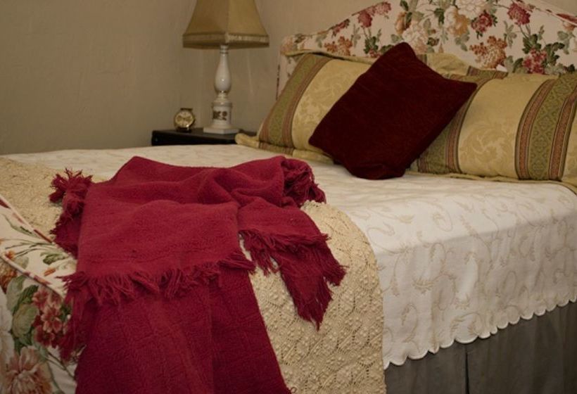 Tamaracks Country Villa Bed & Breakfast