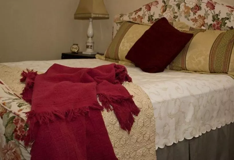 Tamaracks Country Villa Bed & Breakfast