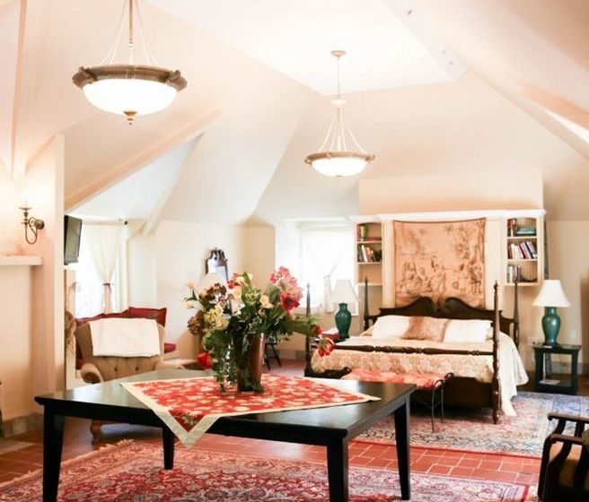 Tamaracks Country Villa Bed & Breakfast