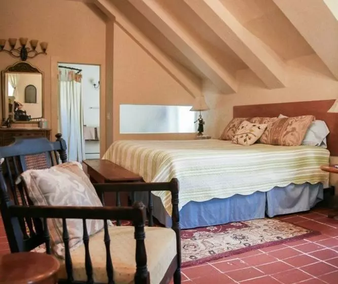 Tamaracks Country Villa Bed & Breakfast