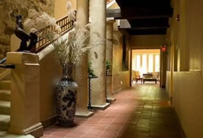 Tamaracks Country Villa Bed & Breakfast