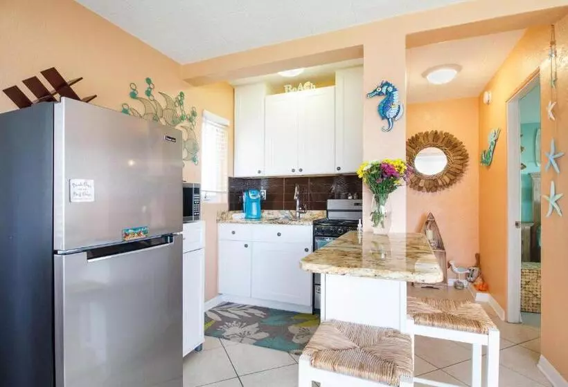 Tropic Terrace Resort #26 Beach View Suite