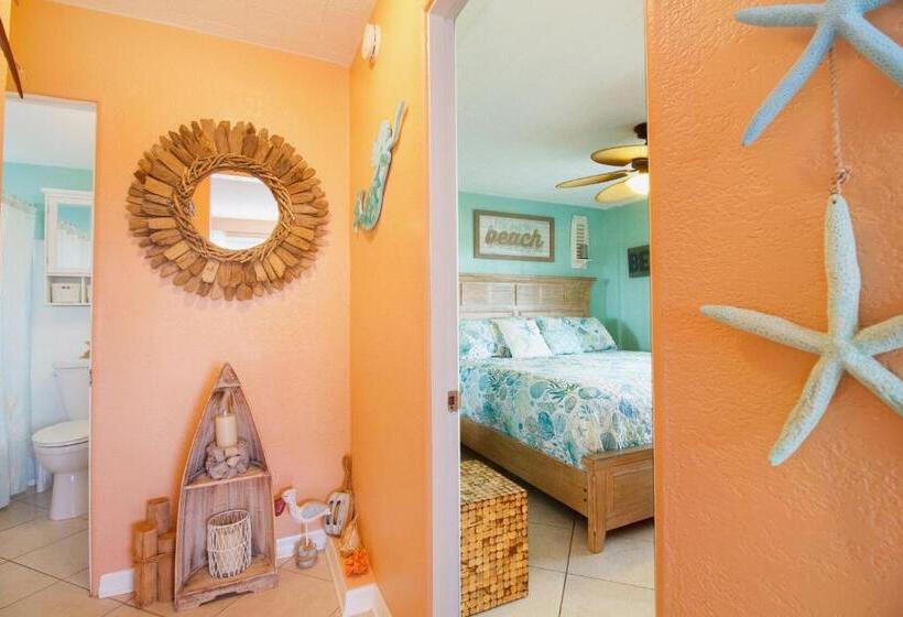 Tropic Terrace Resort #26   Beach View Suite