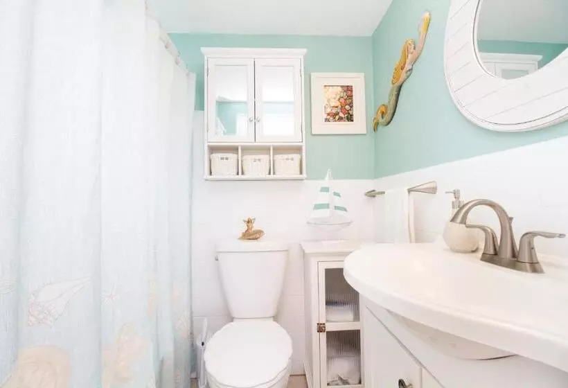 Tropic Terrace Resort #26 Beach View Suite