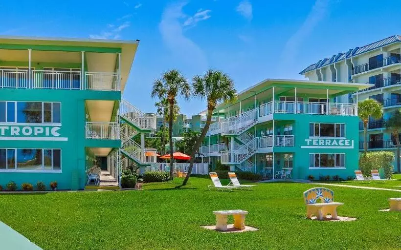 Tropic Terrace Resort #26 Beach View Suite