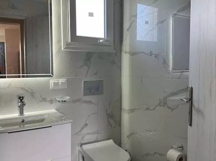 Hotelli Aqua Luxury Suites By Estia