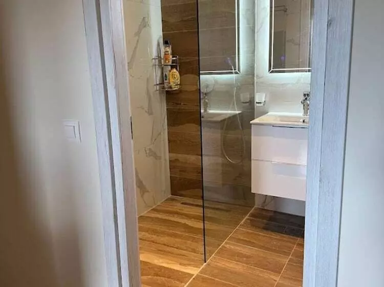 Hotelli Aqua Luxury Suites By Estia