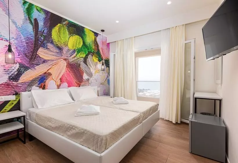 Hotelli Aqua Luxury Suites By Estia