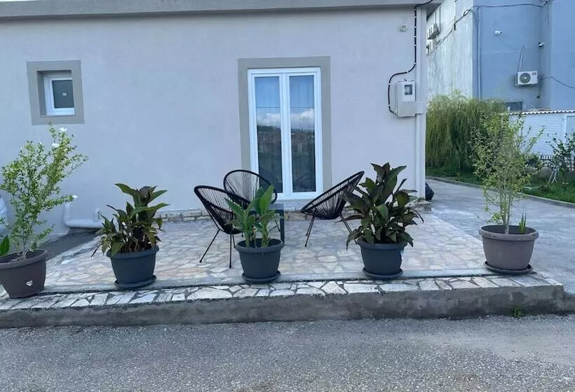 Hotelli Aqua Luxury Suites By Estia