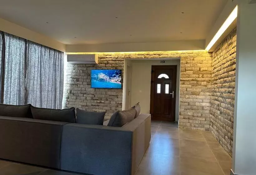 Hotelli Aqua Luxury Suites By Estia