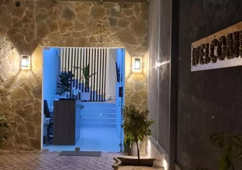 Hotelli Aqua Luxury Suites By Estia